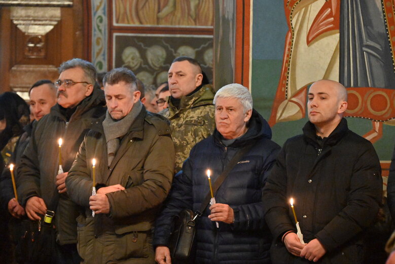 В Киеве простились с известным спелеологом, инженером и зооспасателем Святославом Романчуком (Нутрий), который погиб в бою с оккупантами 05