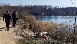 Поліція попросила чеських нудистів надіти маски