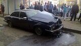 В Одессе пьяная женщина на &amp;quot;Ягуаре&amp;quot; влетела в &amp;quot;жигуленок&amp;quot;, а потом в автобусную остановку. ФОТОрепортаж.