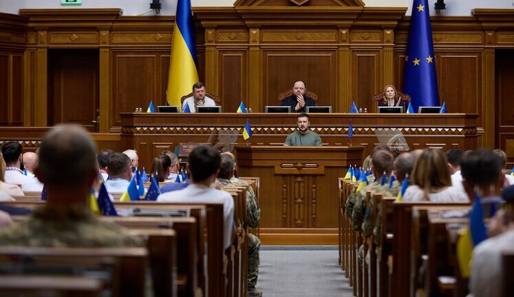 Идея о референдуме плохая, но лучше это решать не нам, - нардеп "Слуги народа"