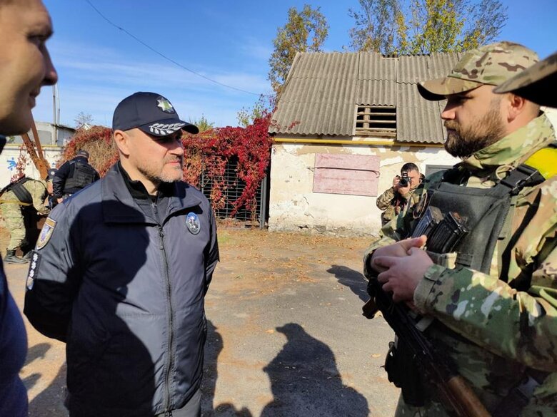 Командир батальйону Цунамі Олександр Гостіщев: На Херсонщині нам траплялися орки, які перевдягнулися в цивільне 08 Командир батальйону Цунамі Олександр Гостіщев: На Херсонщині нам траплялися орки, які перевдягнулися в цивільне 08