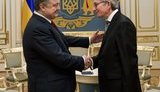Обсудили мобилизацию усилий для увеличения давления на Россию, - Порошенко провел встречу с президентом Всемирного Конгресса украинцев Чолием. ФОТО