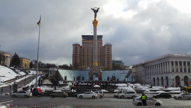 У центрі Києва відбулась акція Кава на Майдані, учасників пригощали тортами та цукерками 10