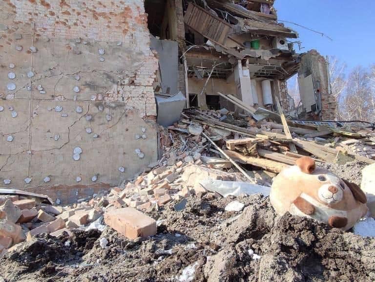 Російські окупанти обстріляли ракетами військову частину в Бердичеві 03