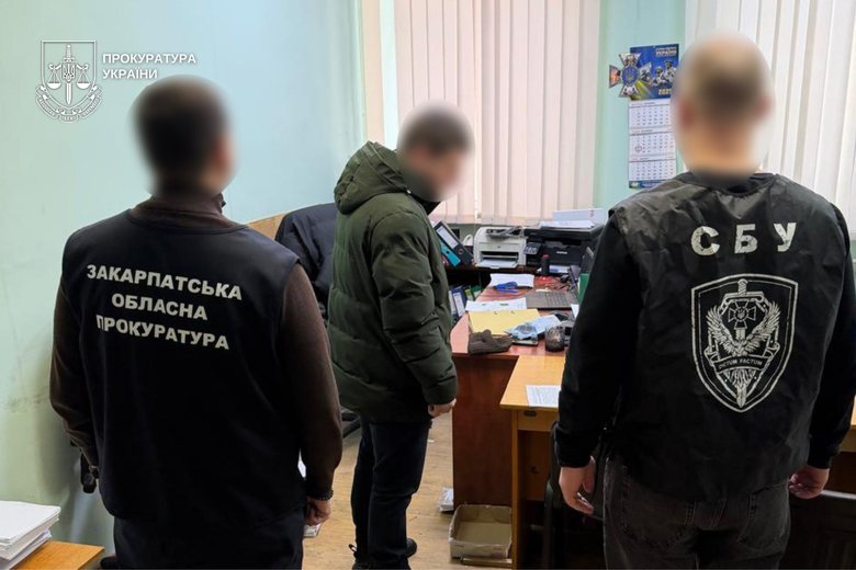 Колишній народний депутат отримав бронювання "на папері" та виїхав за кордон