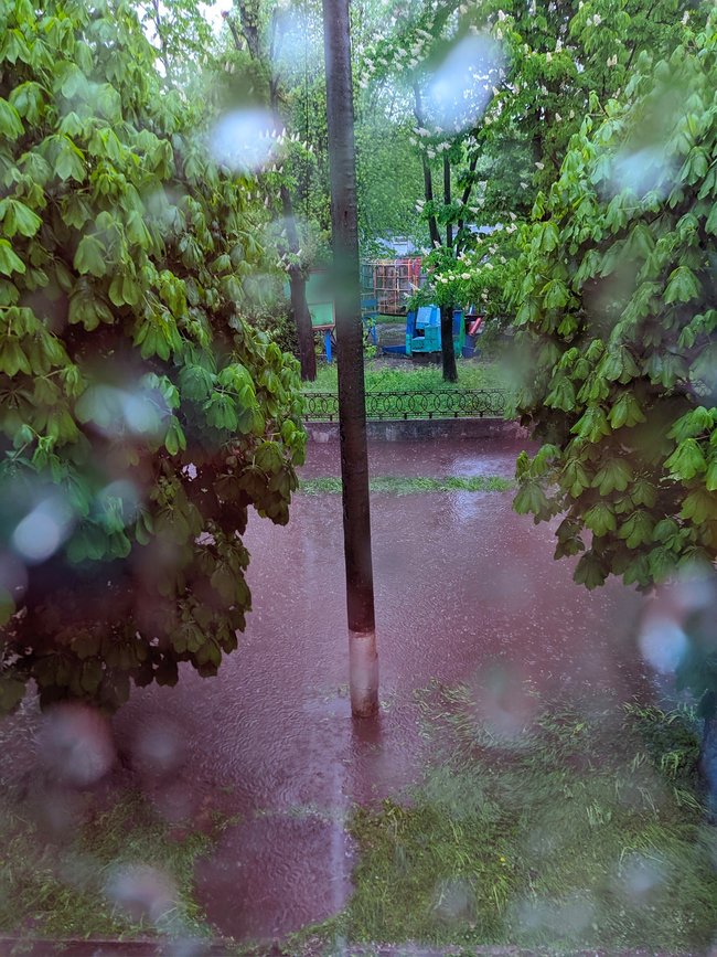 Знеструмлені населені пункти, підтоплені вулиці і будинки: наслідки негоди в Україні 06