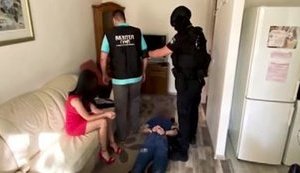 Групу вимагачів затримали на Закарпатті: жінка спокушала чоловіків і шантажувала їх інтимним відео, сума відкупу - $2 тис. ВIДЕО