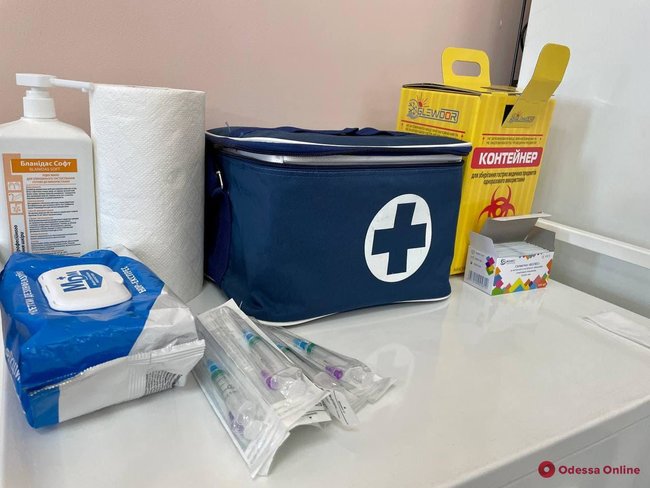 Пункт вакцинації відкрили в аеропорту Одеси 07
