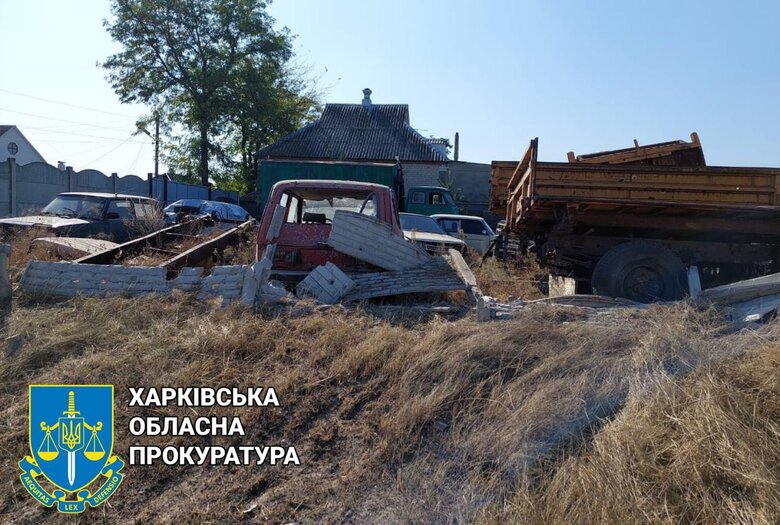 Унаслідок артилерійського обстрілу Вовчанська пошкоджено підприємство, будинки і транспортні засоби 02