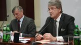 Ющенко в день рождения провел заседание политсовета "Нашей Украины", из партии исключили "раскольников". ФОТО
