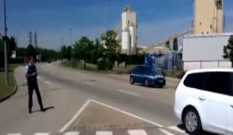 Во Франции новый теракт: исламист устроил взрыв на заводе, есть погибший и раненые, - местные СМИ. ВИДЕО