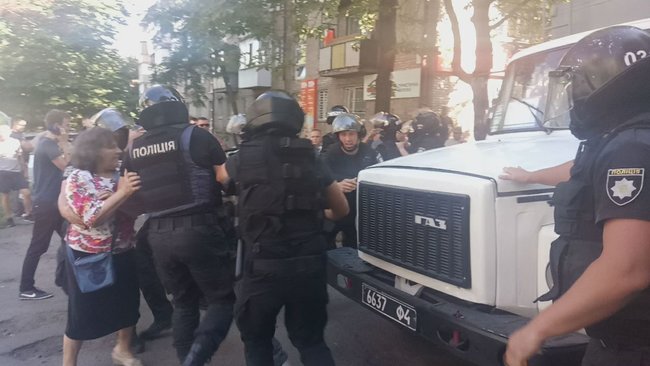 Правоохоронці вивезли із СІЗО екс-бійців Торнадо 02