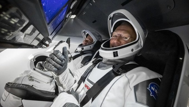 Falcon 9 з астронавтами на борту стартував із мису Канаверал, Crew Dragon успішно вийшов на орбіту. ВIДЕО