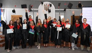 Попри війну та евакуацію з Маріуполя: "Метінвест Політехніка" провела перший в історії випуск бакалаврів