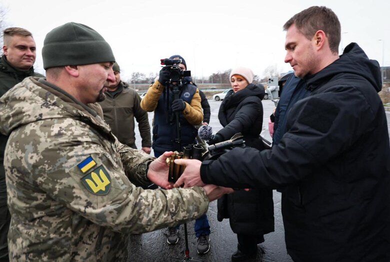 пікапи для 72 бригади