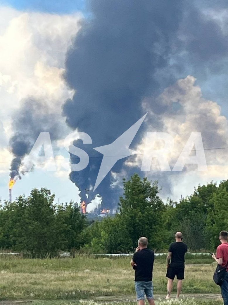 горить нпз в омську
