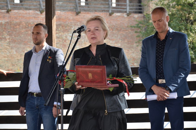 Не могла собі уявити, що представлятиму до нагороди Народний Герой свого… сина! Репортаж із церемонії у Луцьку 07