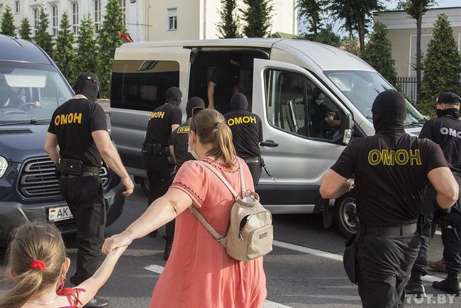 Силовики розігнали акцію противників Лукашенка в Білорусі 08