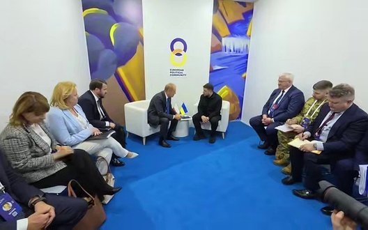 Зеленський і Туск обговорили мирні перемовини та євроінтеграцію України. ВIДЕО