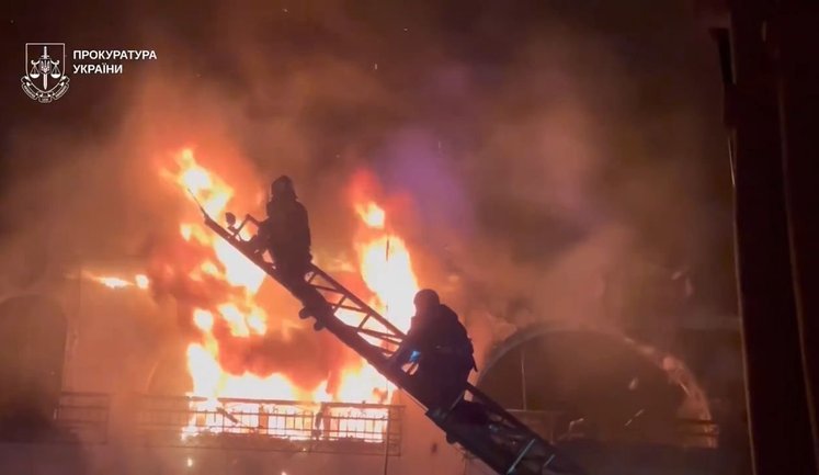 Ворожі безпілотники весь день атакують Харків: є влучання і поранені (оновлено). ВIДЕО