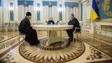 Порошенко обсудил с главой УПЦ Онуфрием вопрос освобождения из плена украинских военных. ФОТО