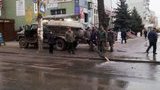 На Донбассе канализационные стоки сливают прямо на проезжую часть: "Дороги превратилась в зловонный каток". ФОТО