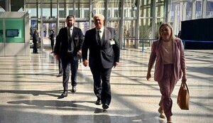 Сибіга прибув до штаб-квартири НАТО