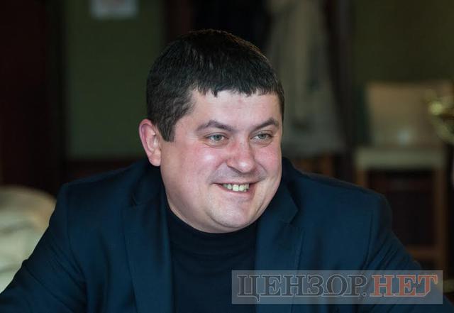 Голова фракції НФ Максим Бурбак: Спілкуюся з людьми на окрузі. Сказати, що нас не люблять, - це ще мяко 08