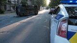 Автомобіль, що перевозив бюлетені, перекинувся в Херсоні. ФОТОрепортаж