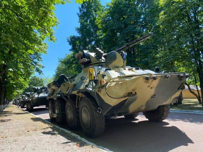 Киевский бронетанковый завод досрочно передал ВСУ партию обновленных БТР-3ДА 02