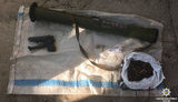 При обыске у наркоторговца в Днепре полиция нашла гранатомет. ФОТО
