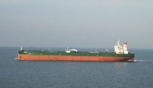 Китайські супертанкери, які прямували за венесуельською нафтою, розвернулися посеред Атлантики