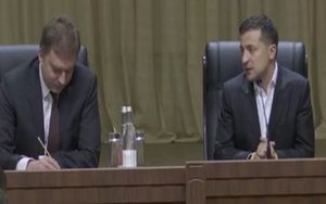 "Для мене він завжди буде міністром оборони України", - Зеленський подякував Полторакові і представив військовим нового главу Міноборони Загороднюка. ВIДЕО