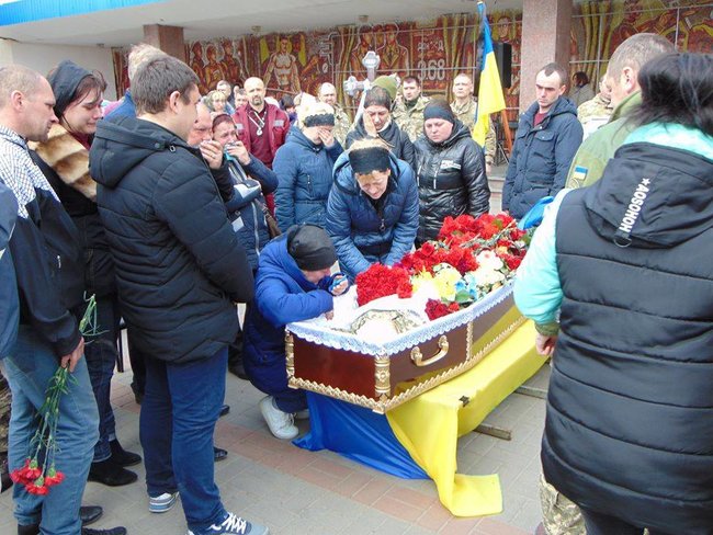 Погибшего на Донбассе воина 72-й ОМБ Богдана Петренко похоронили в Фастове 04