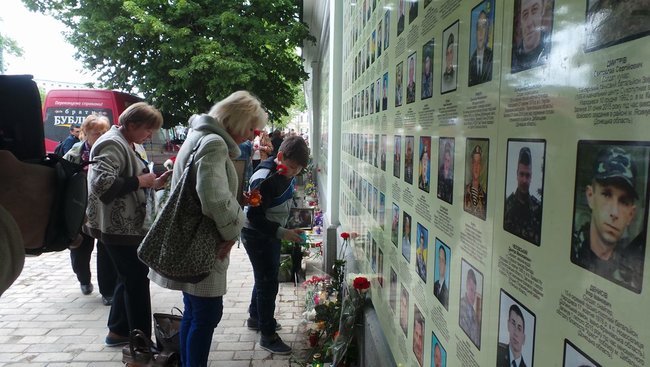 Марш матерів України відбувся у центрі Києва 15