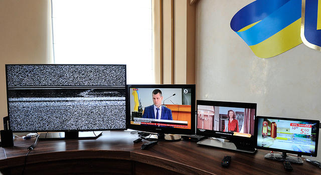 Турчинов у зоні АТО випробував систему блокування антиукраїнського телерадіомовлення 05