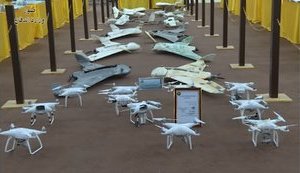Військова розвідка Іраку презентувала захоплені в боях за Мосул безпілотники, які використовуються у вигляді надлегких "бомбардувальників". ФОТОрепортаж