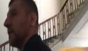 "Сорочка пірвалася, лице розбилося, телефон розбився. Я в чому винен?" - нардеп Гаврилюк про інцидент із журналістом. ВІДЕО