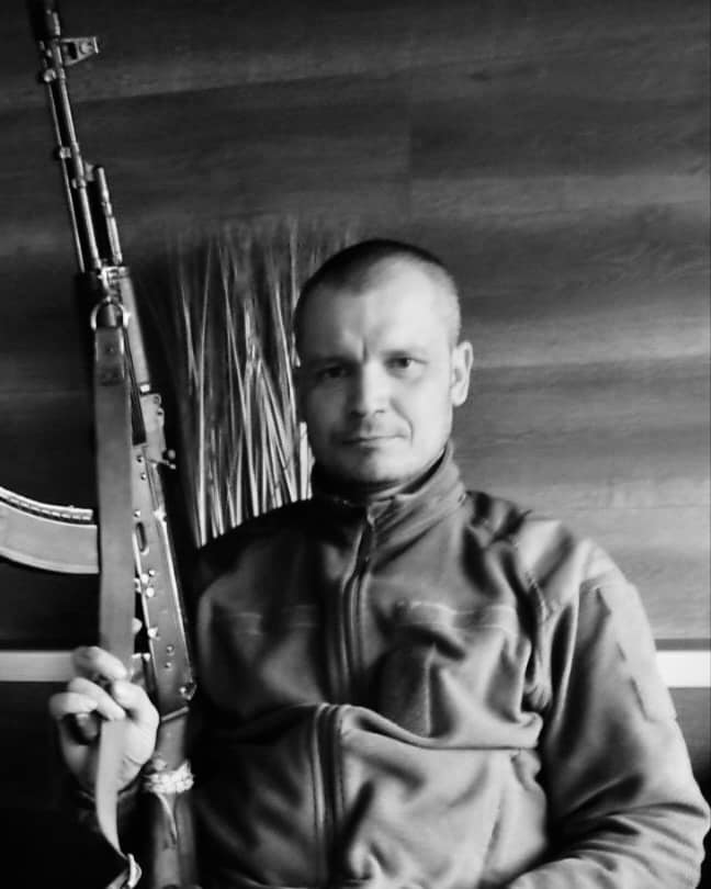 Загиблий воїн Максим Олійников