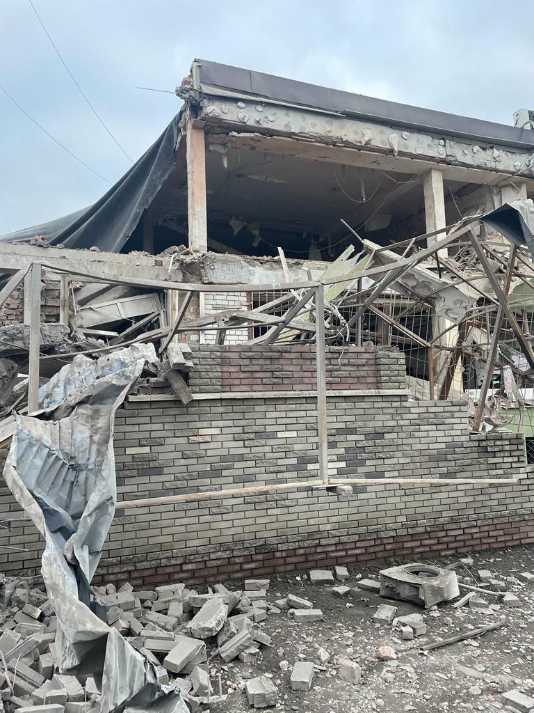 Ночью оккупанты обстреляли Курахово кассетными боеприпасами и ракетами, под обстрелами также находились Торецк, Угледар и Бахмут, - ОВА 02