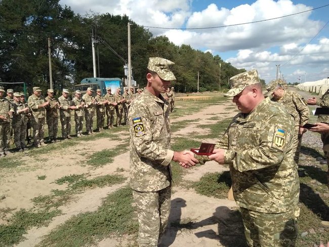 Ukraines Ground Forces commander: Military presence along Azov Sea coast bolstered in response to Russias aggressive behavior 04
