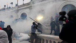 Світ на межі... Бережи Бог Америку!