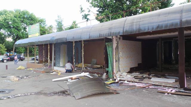 На Контрактовій площі в Києві продовжують демонтувати МАФи 12 На Контрактовій площі в Києві продовжують демонтувати МАФи 12