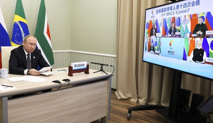 У БРІКС назвали несерйозними заяви Путіна про створення єдиної валюти для заміни долара