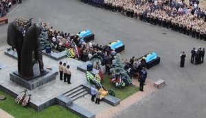 В Киеве простились со спасателями, погибшими во время пожара на нефтебазе. ФОТОрепортаж