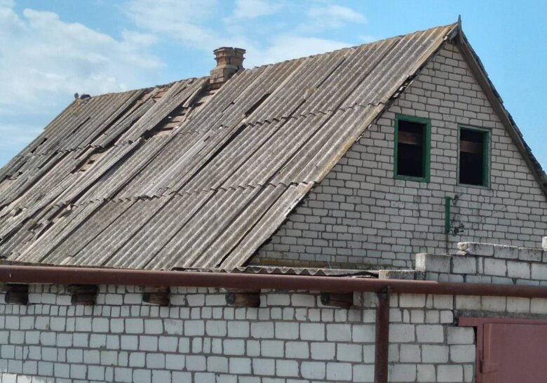 Повреждено российским обстрелом здание в Никопольском районе