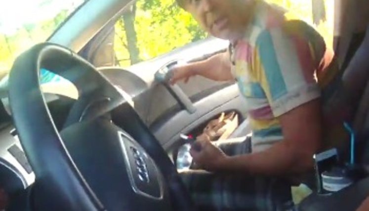 Поліція опублікувала відео конфлікту патрульних і волонтера Андрія Боєчка. ВІДЕО