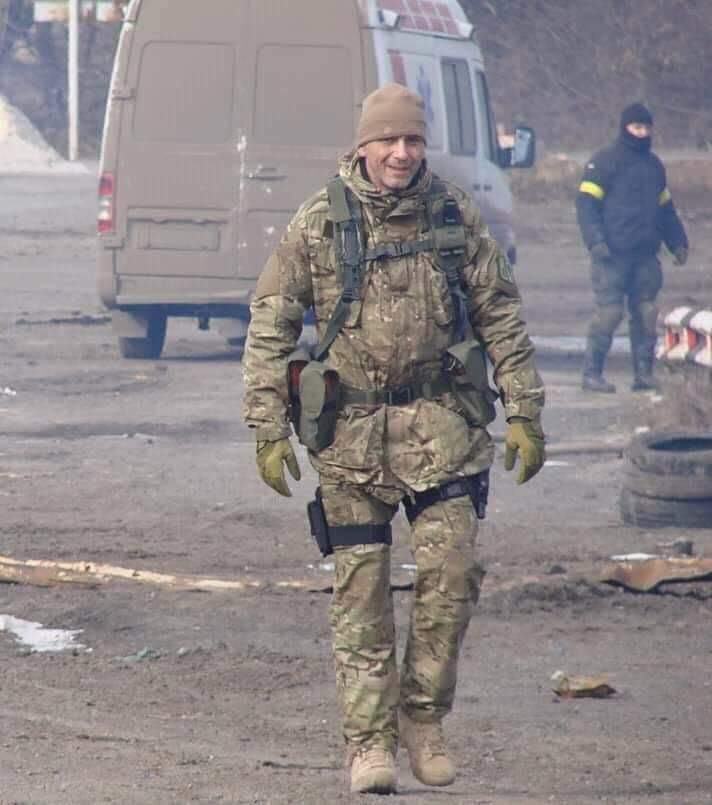 Доброволець Ігор Руль, позивний Бушуй: Адвокат, який взявся допомогти ветеранам війни та пораненим, кинув на гроші 47 людей 01
