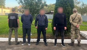 В 200 метрах от границы с Венгрией задержан перевозчик с двумя клиентами, среди которых - киевлянин. ФОТО