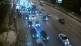 В Киеве автобус протаранил отбойник и завис над рекой. ФОТО+ВИДЕО